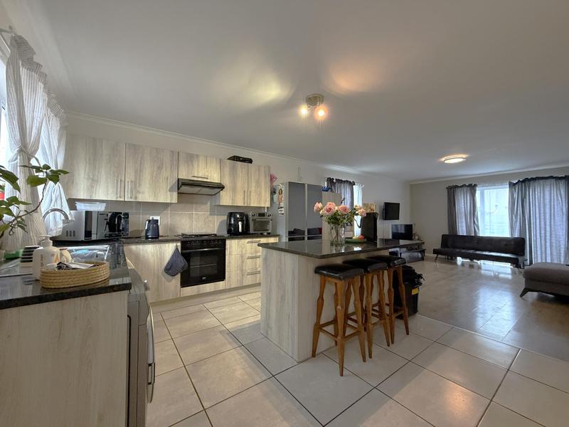 3 Bedroom Property for Sale in Heathfield Western Cape